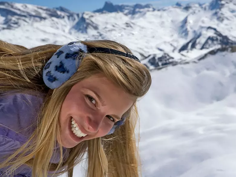 Zabawy z dziećmi zimą – bezpieczeństwo na stoku i podczas zabaw na śniegu