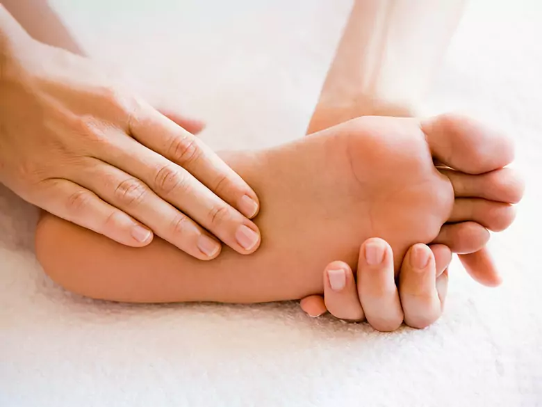 Haluksy i sposoby, jak sobie z nimi radzić