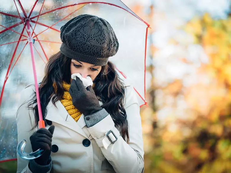 Naturalne sposoby na jesienne przeziębienie