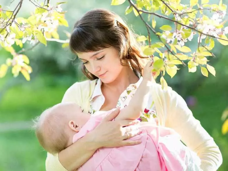 Parę słów o noszeniu dziecka w chuście