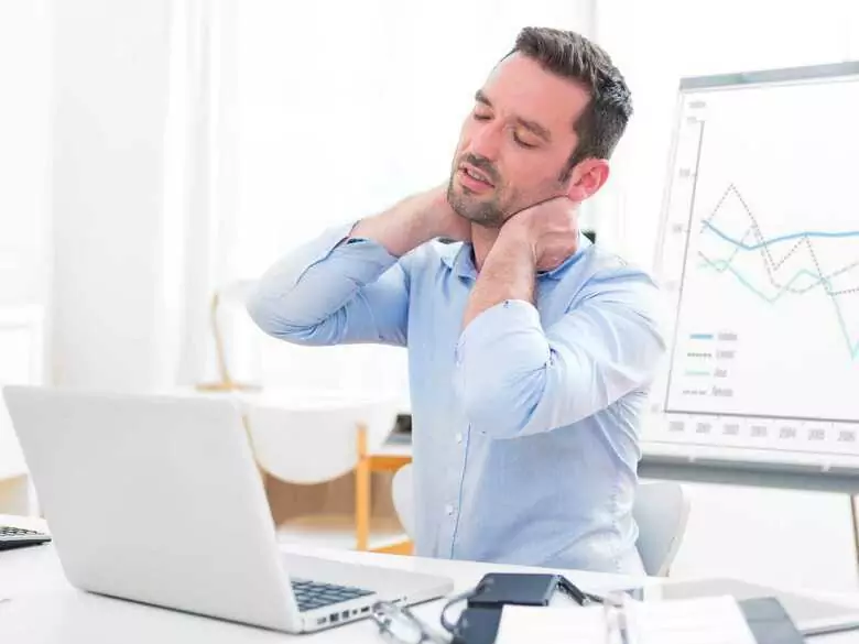 Co to jest zdrowa postawa ciała i jak ją osiągnąć?