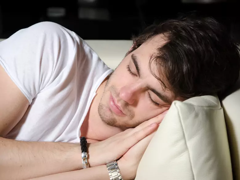 Czy nasz humor ma wpływ na jakość snu?