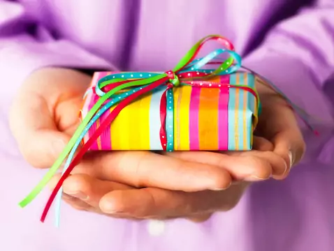 Prezenty a budowanie bliskich relacji