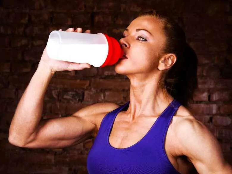 Białko - podstawa zdrowia i regeneracji. Eksperci Zdrowia Rodzinnego o roli suplementacji