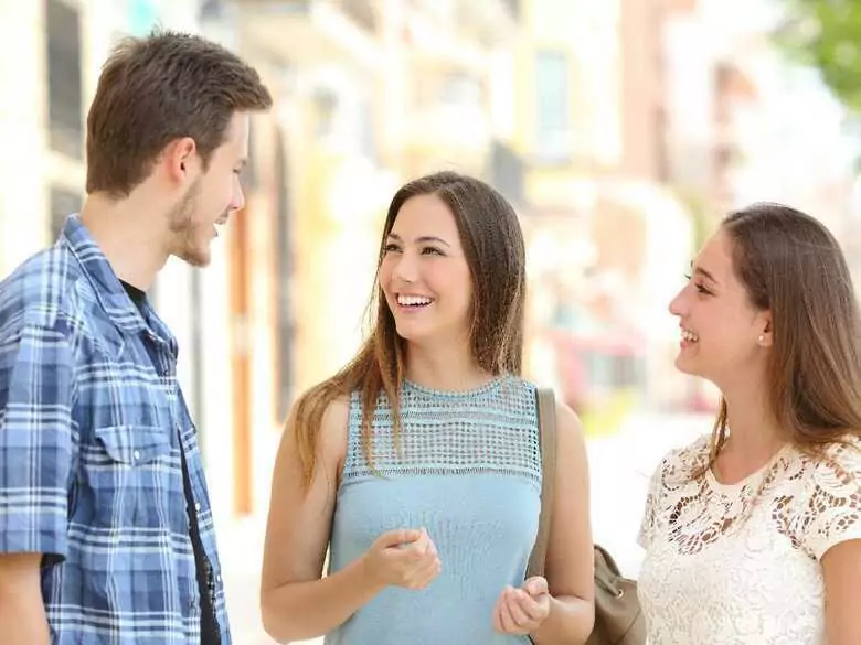 Co to są zdrowe metody radzenia sobie z nieśmiałością?