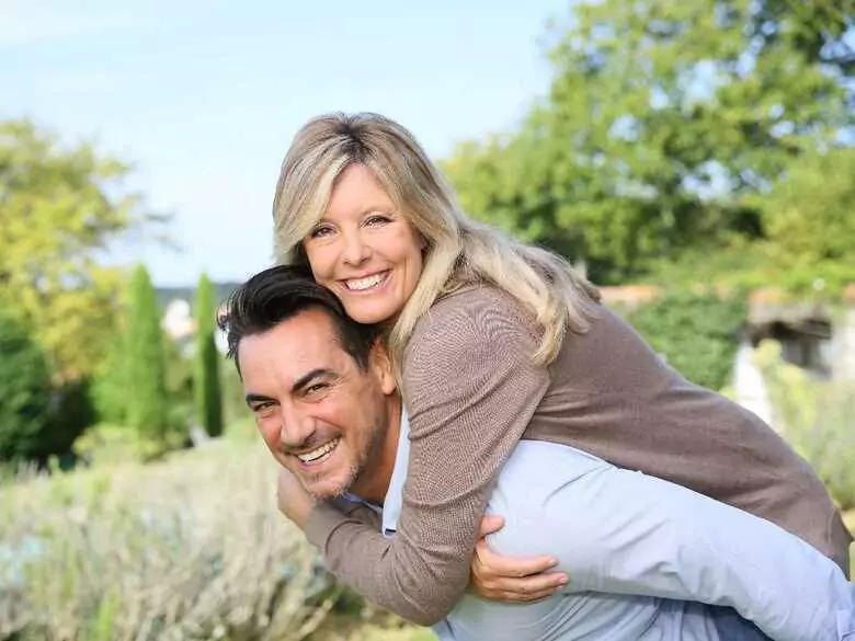 Chcesz być zdrowa? Wyjdź za szczęśliwego mężczyznę!