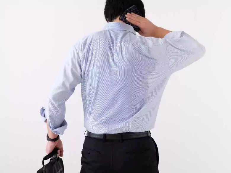 Jak radzić sobie z problemami z poceniem się?