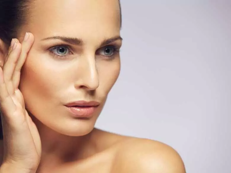 Kreatywne oczyszczenie. Wiosenne trendy dla perfekcyjnego demakijażu